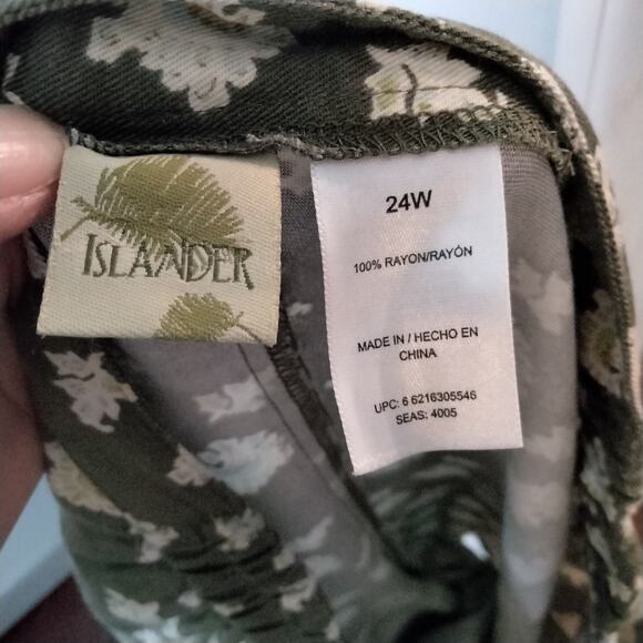 Islander Women's Sz 24W Green Tropical Paisley Cropped Pants Green Elastic Waist - Picture 3 of 4